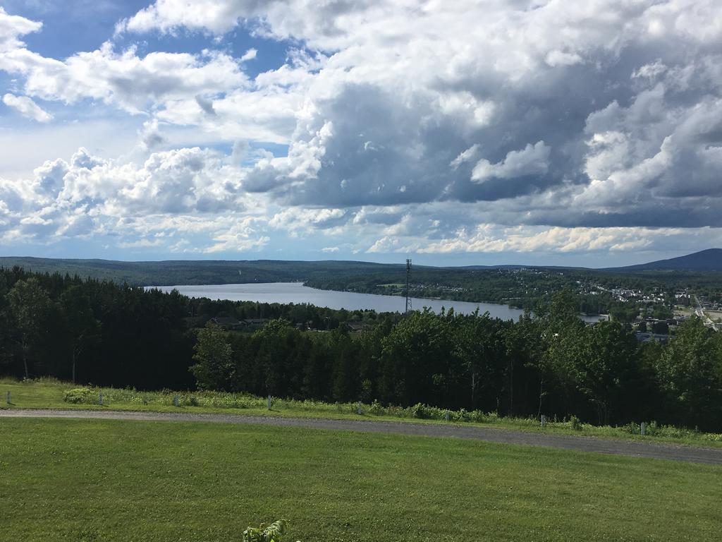 Les Soins De Vicky Hotell Lac-Mégantic Exteriör bild